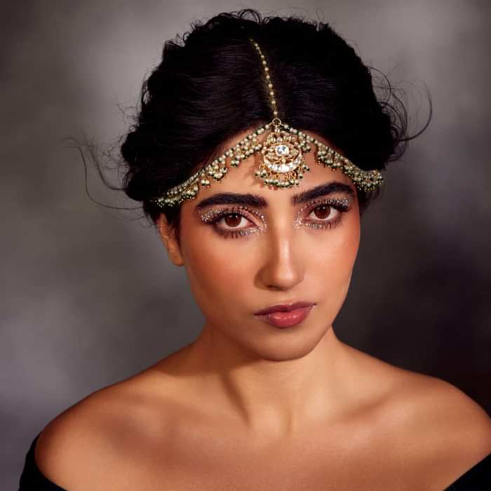 22k Gold Plated Kundan Pearls Mathapatti In Silver Alloy