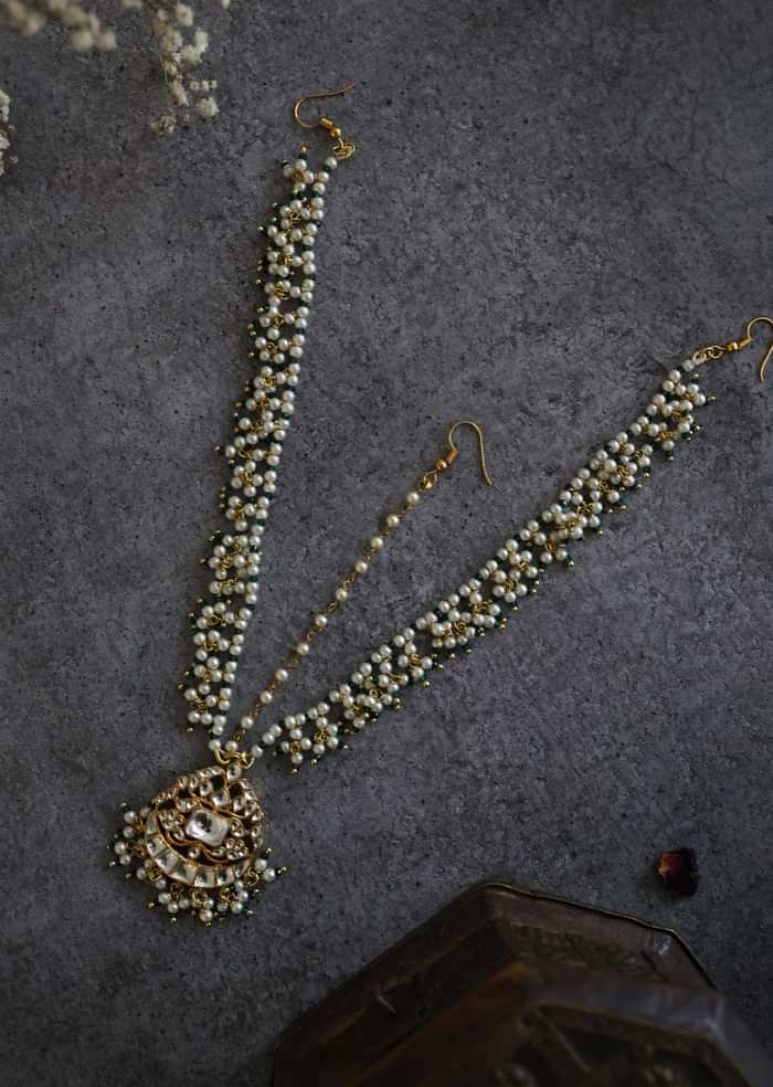 22k Gold Plated Kundan Pearls Mathapatti In Silver Alloy