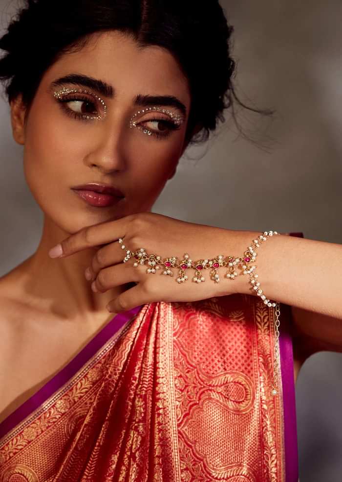 22k Gold Plated Kundan Red Hathphool In Silver Alloy