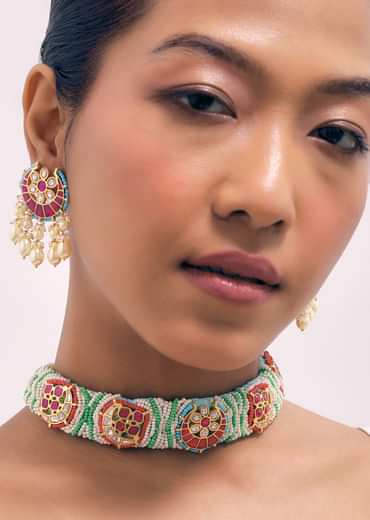 Multicolour Gold Finish Choker Set With Kundan And Thread Work