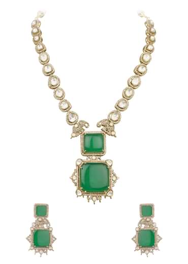 Green And Gold Kundan Necklace Set In Mix Metal