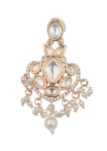 Gold And White Kundan Choker Necklace Set In Mix Metal
