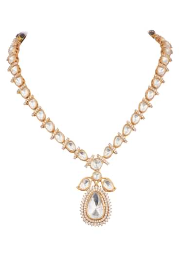 Gold And White Kundan Short Necklace Set In Mix Metal