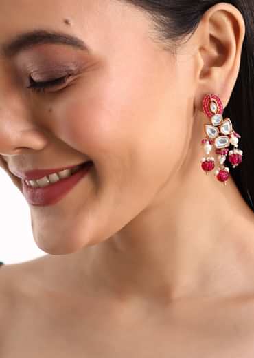 White And Red Short Kundan Necklace Set In Mix Metal