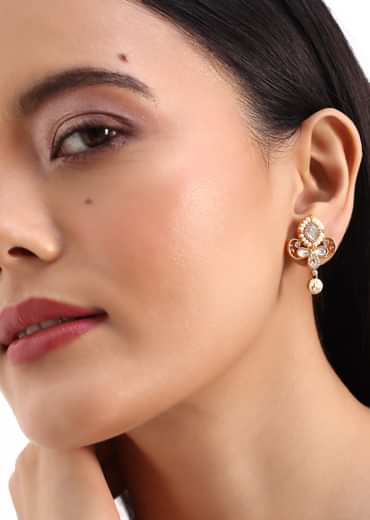 Gold And White Kundan Short Necklace Set