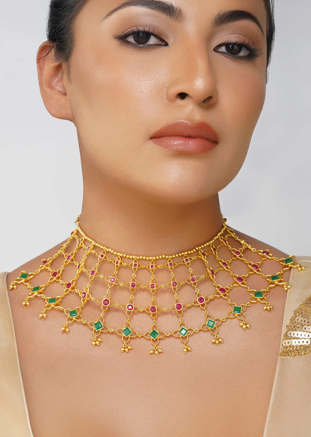 Antique Gold Necklace With Green Zircon Details
