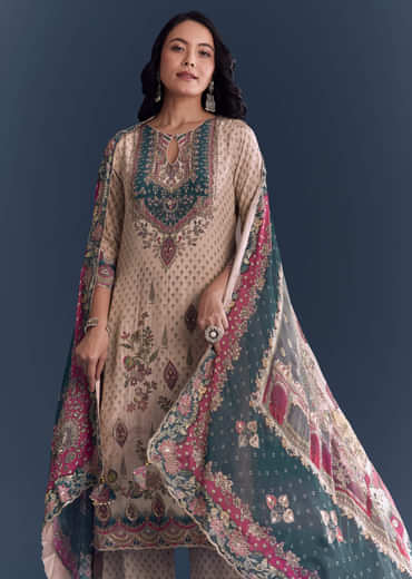 Baby Pink Crepe Kurta Set With Indie Print And Zari Work