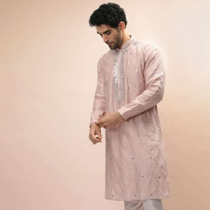 Baby Pink Kurta Set In Silk With Thread Embroidered Geometric Jaal And Mirror Buttis