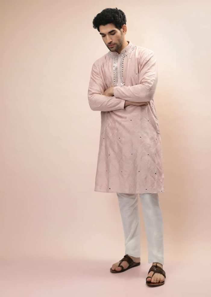 Baby Pink Kurta Set In Silk With Thread Embroidered Geometric Jaal And Mirror Buttis