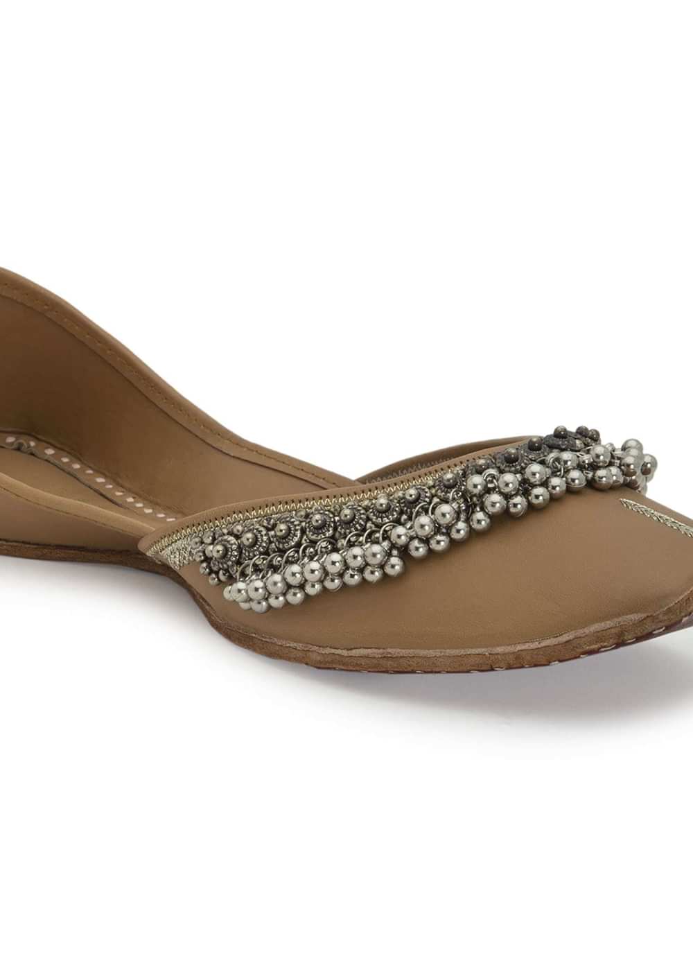 Beige Juttis With Tiny Ghungroos By 5 Elements