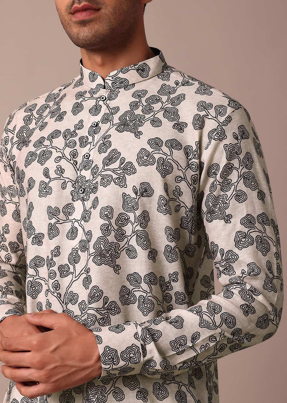 Beige Kurta With Thread Work Motifs