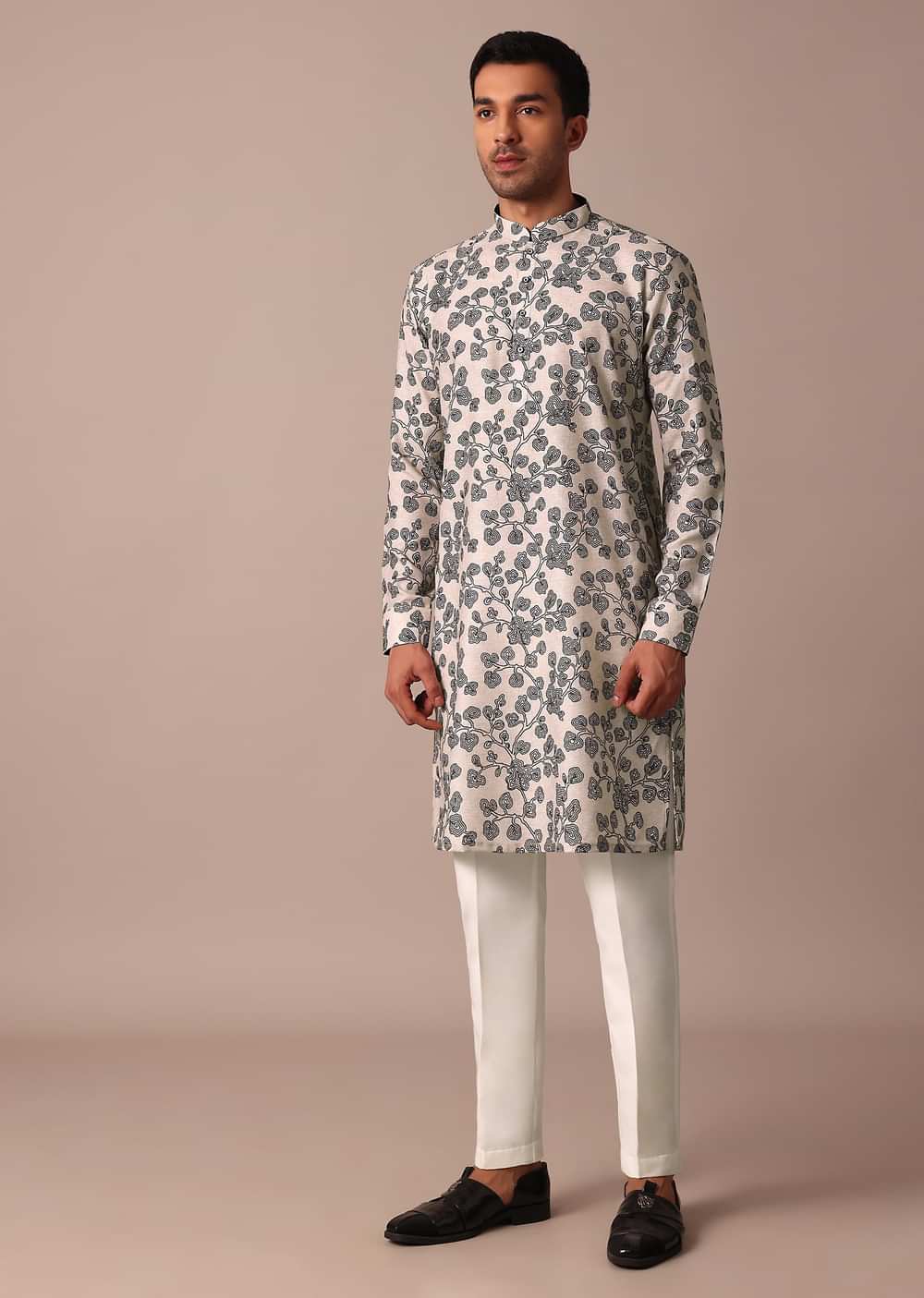 Beige Kurta With Thread Work Motifs