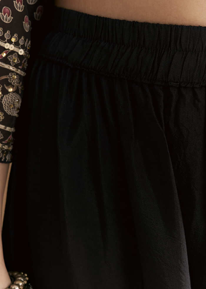 Black Crepe Kurta Set With Indie Print And Stone Work