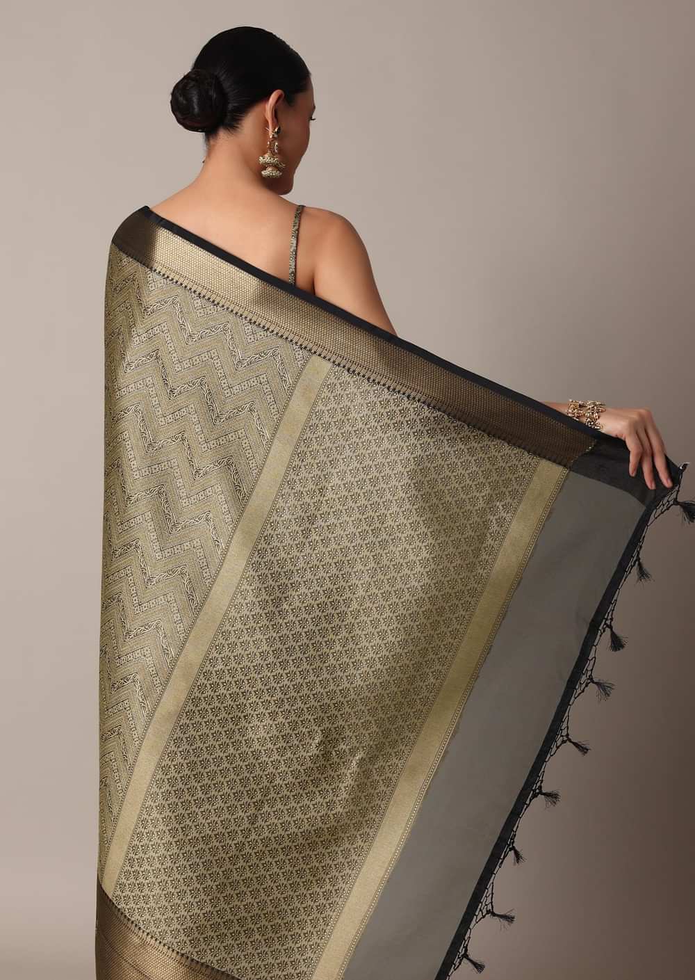 Black Banarasi Tunchui Silk Saree With Gold Motifs And Unstitched Blouse Piece