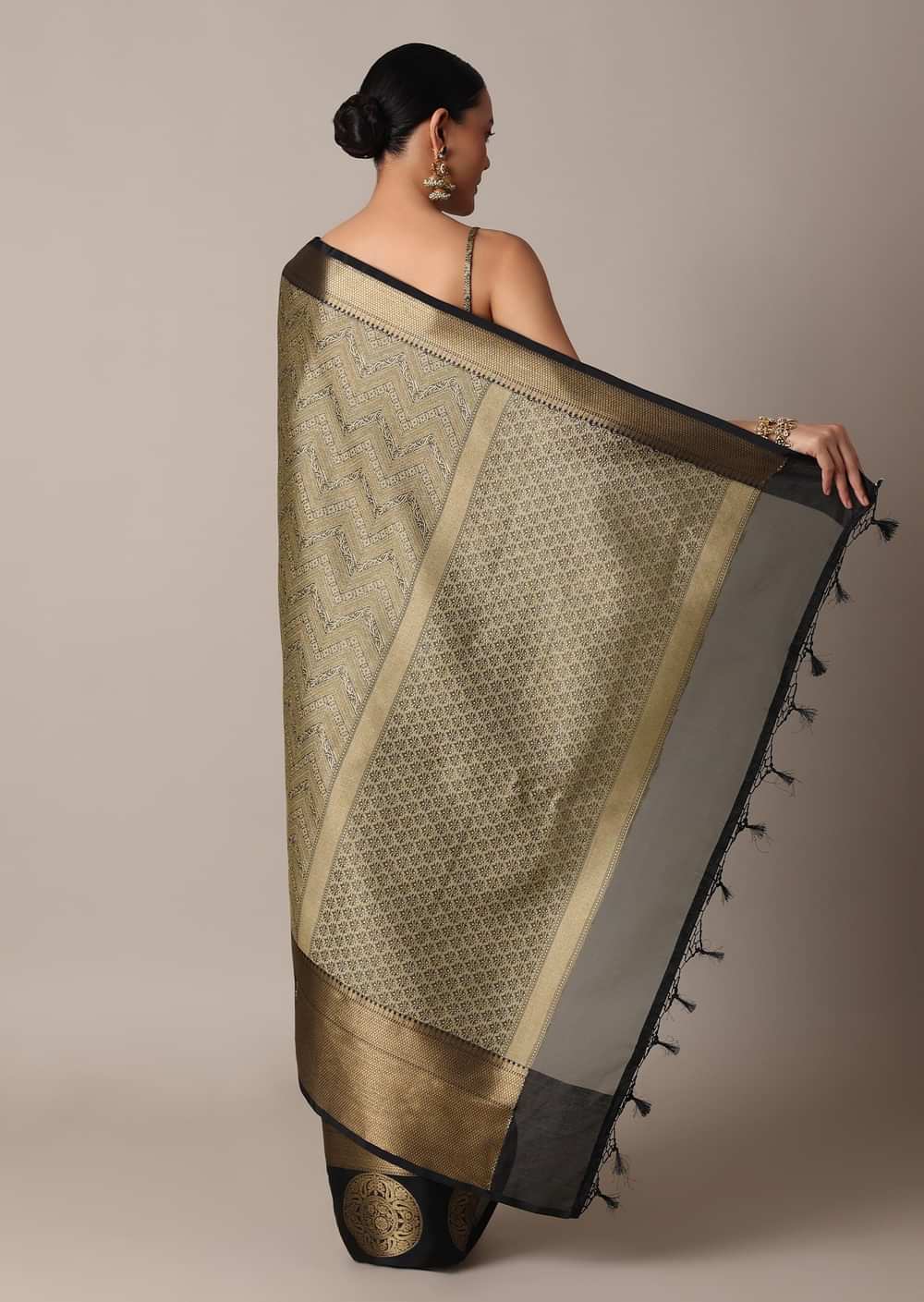 Black Banarasi Tunchui Silk Saree With Gold Motifs And Unstitched Blouse Piece