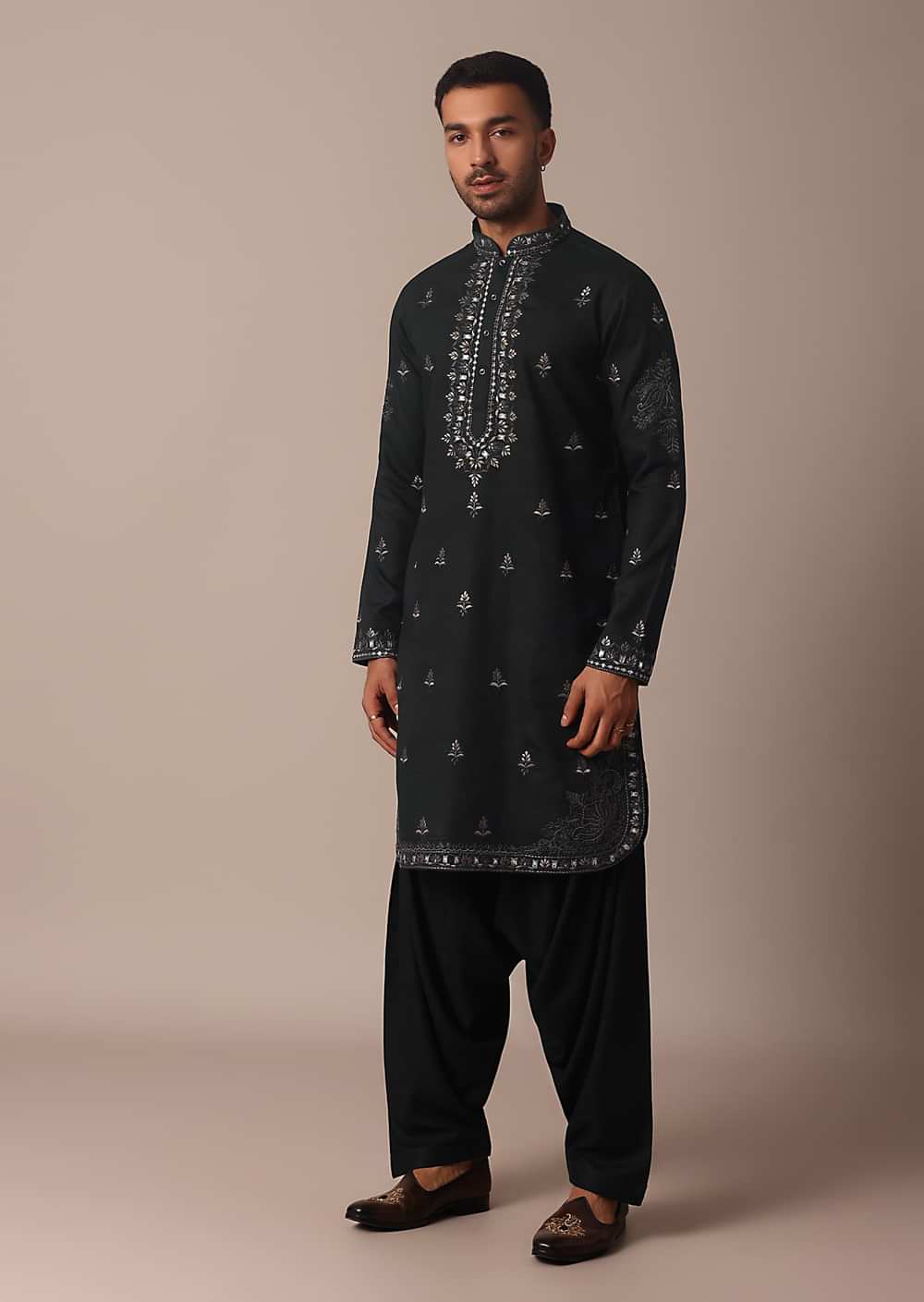 Black Linen Kurta Set With Intricate Yoke Work