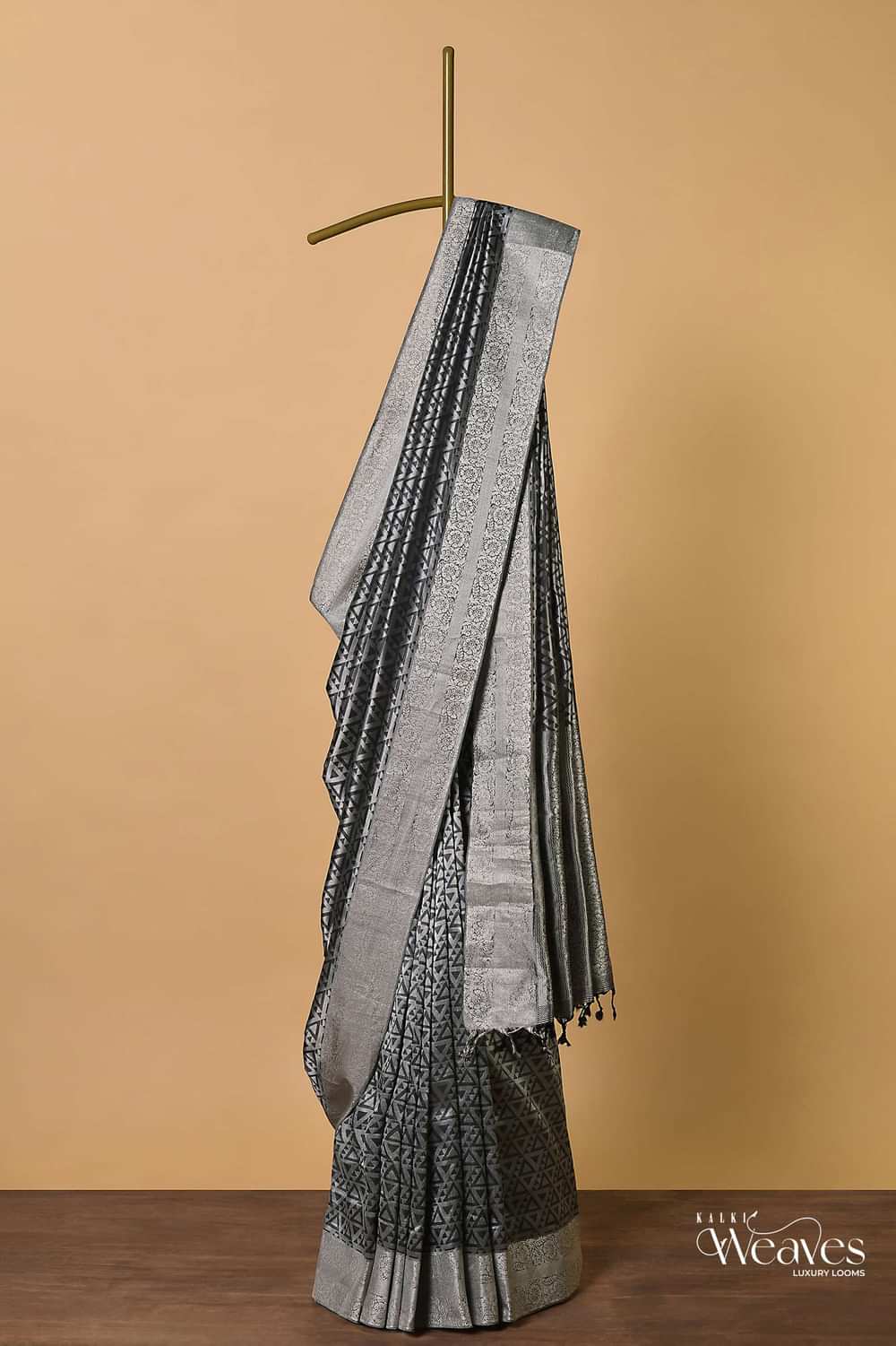 Black Saree In South Silk With Geometric Zari Weave And Unstitched Blouse Fabric