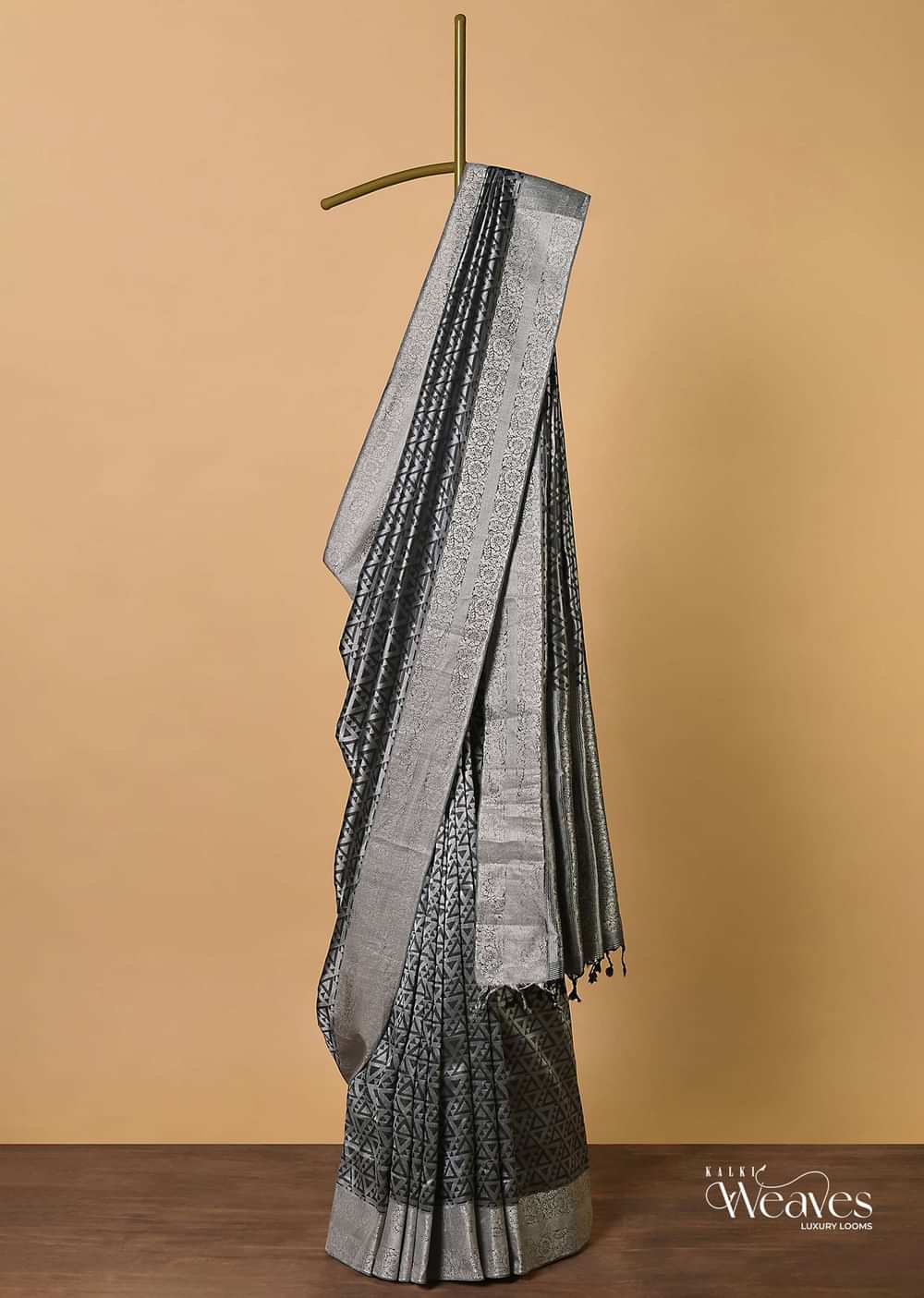 Black Saree In South Silk With Geometric Zari Weave And Unstitched Blouse Fabric