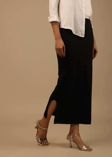 Black Shapewear Saree Petticoat In Cotton Lycra With Elastic Waistband And Slit