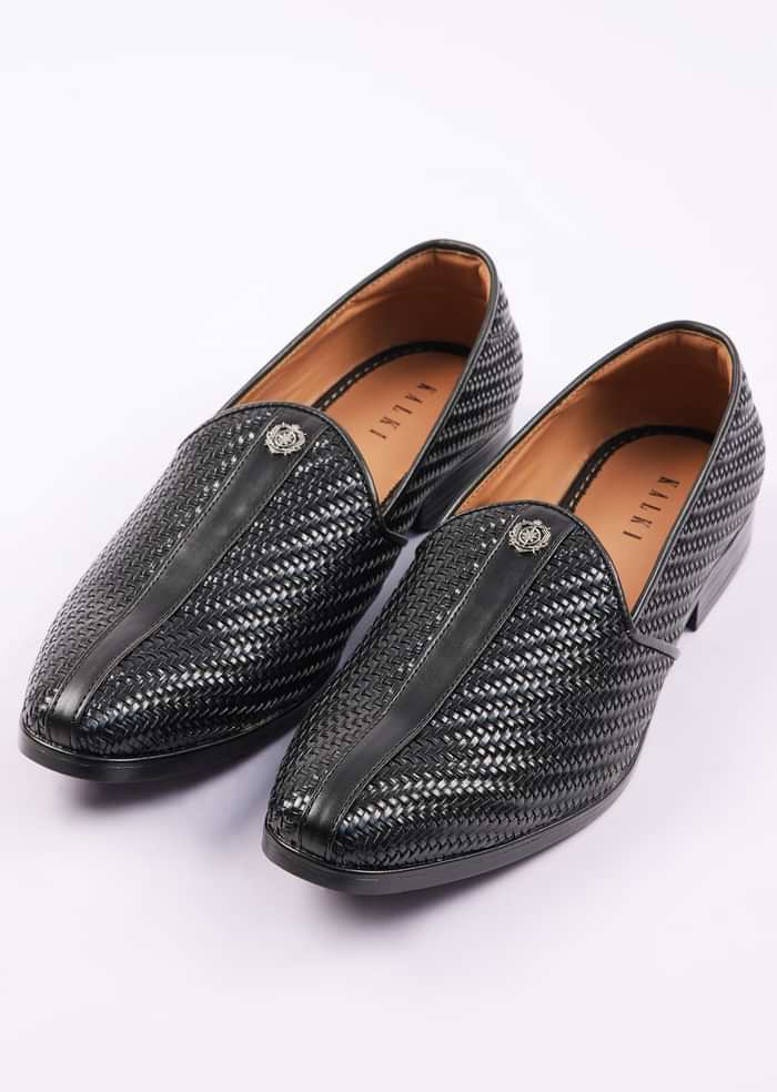 Black Textured Juttis For Men