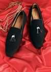 Black Juttis With Tassel Detailing