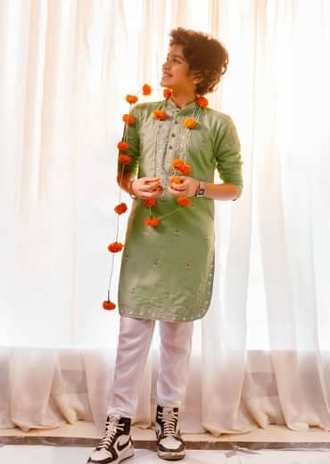 Pista Green Cotton Kurta Pant With Resham Work