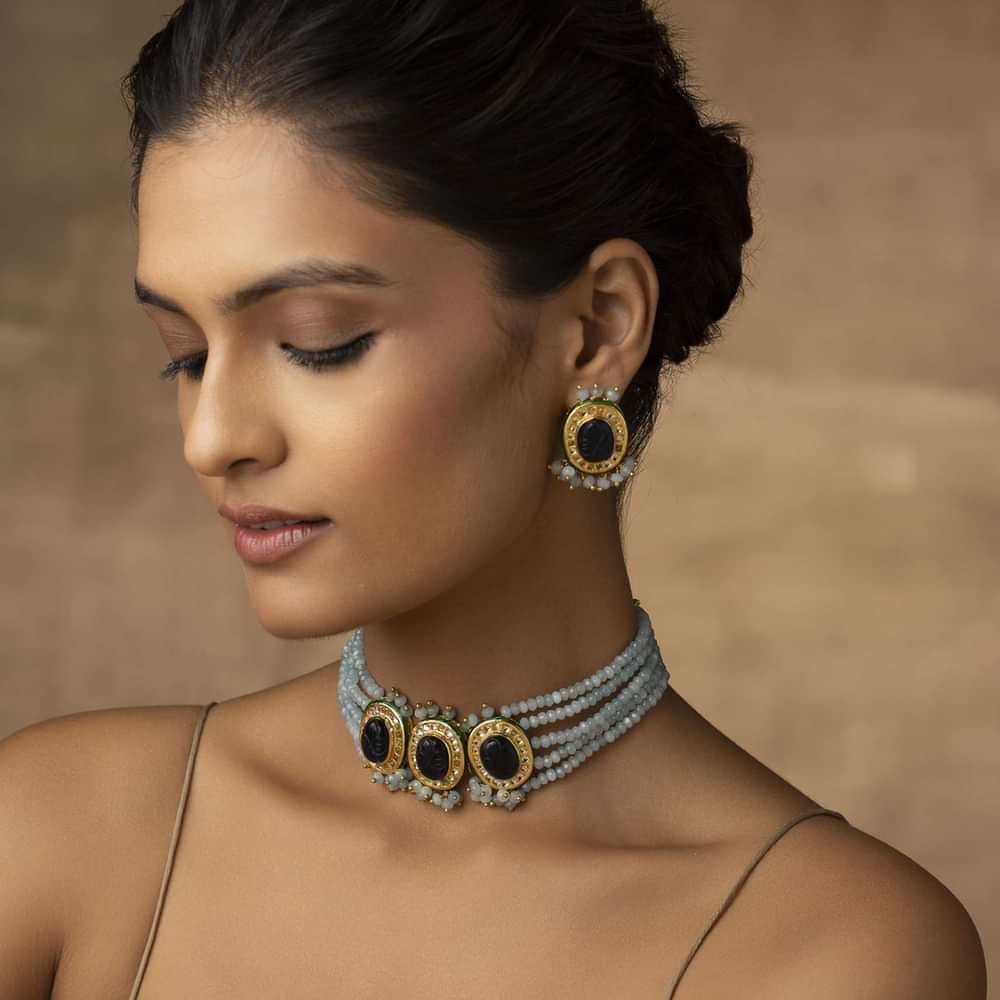 Blue Toned Kundan Necklace Set In Gold Plated Silver Alloy
