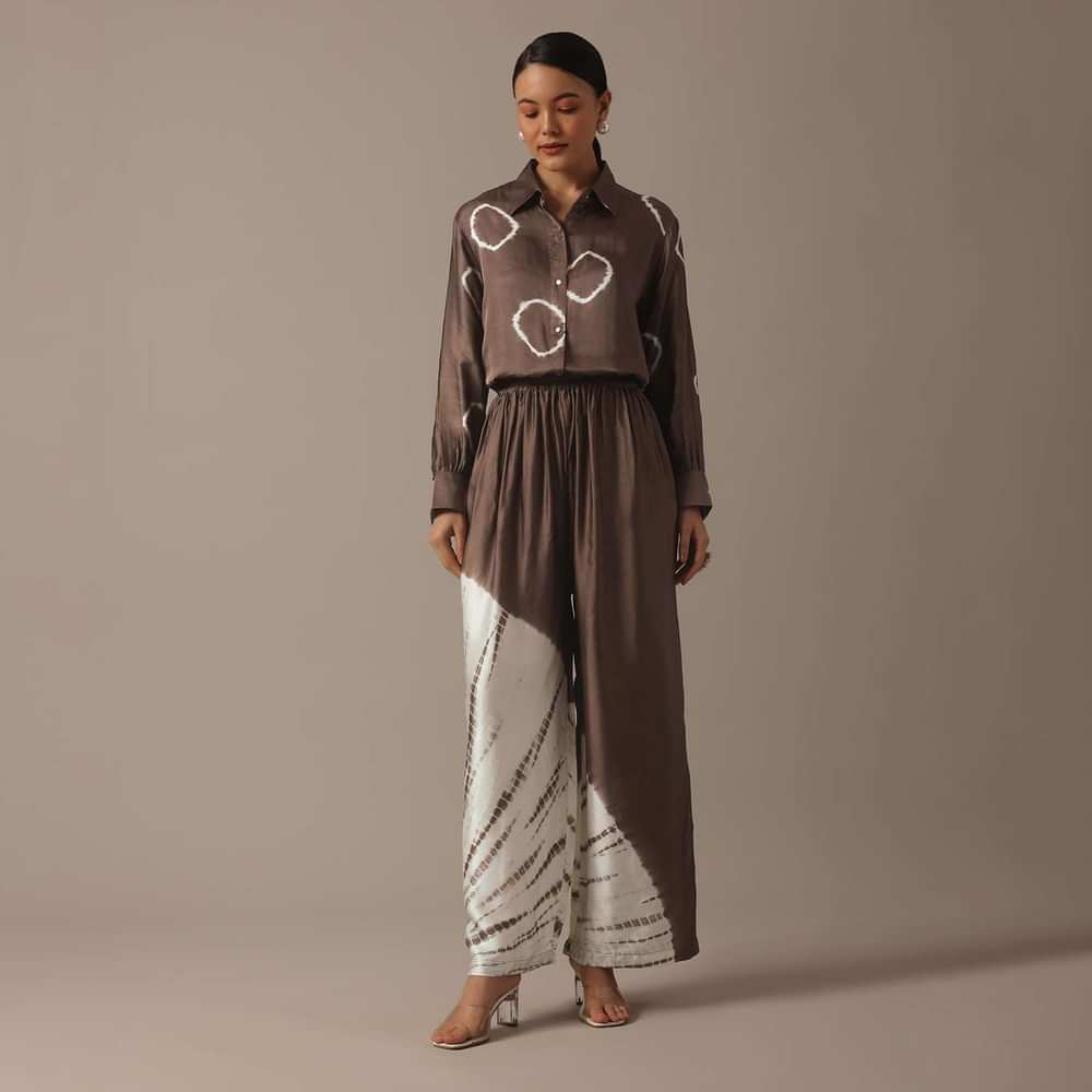 Brown Bandhani And Leheriya Shirt And Pant Set With Tie-Dye Shibhori Work