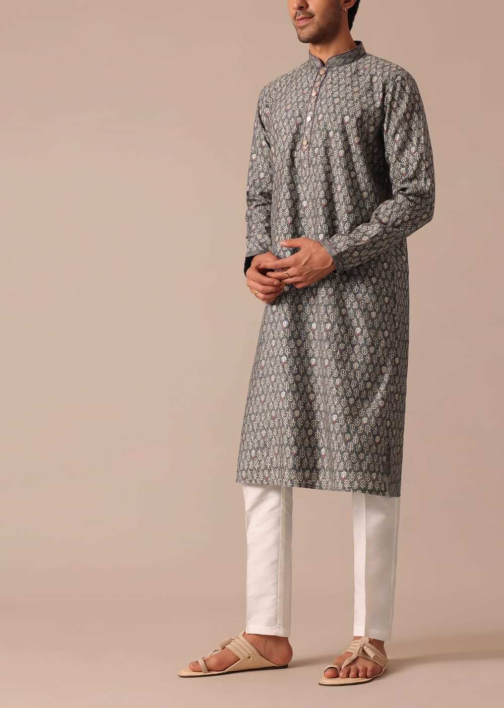 Grey Embroidered Kurta Set In Muslin Silk With Foil Work