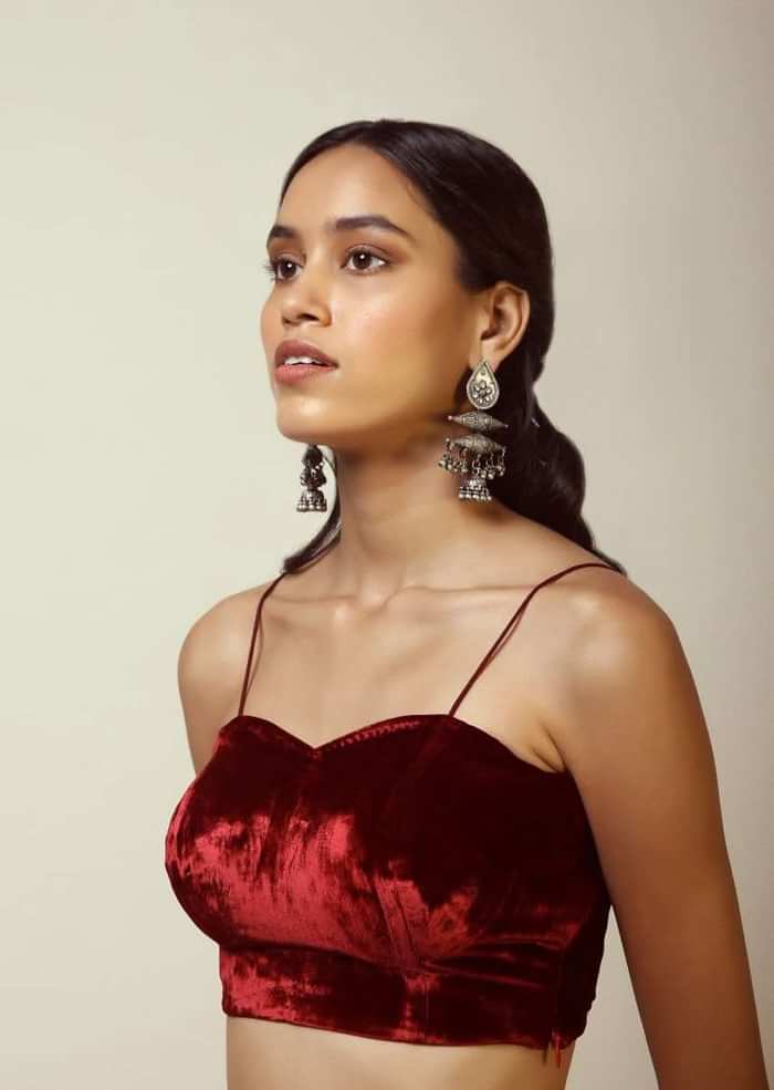 Burgundy Blouse Fabricated In Velvet With Spaghetti Straps And Sweetheart Neckline