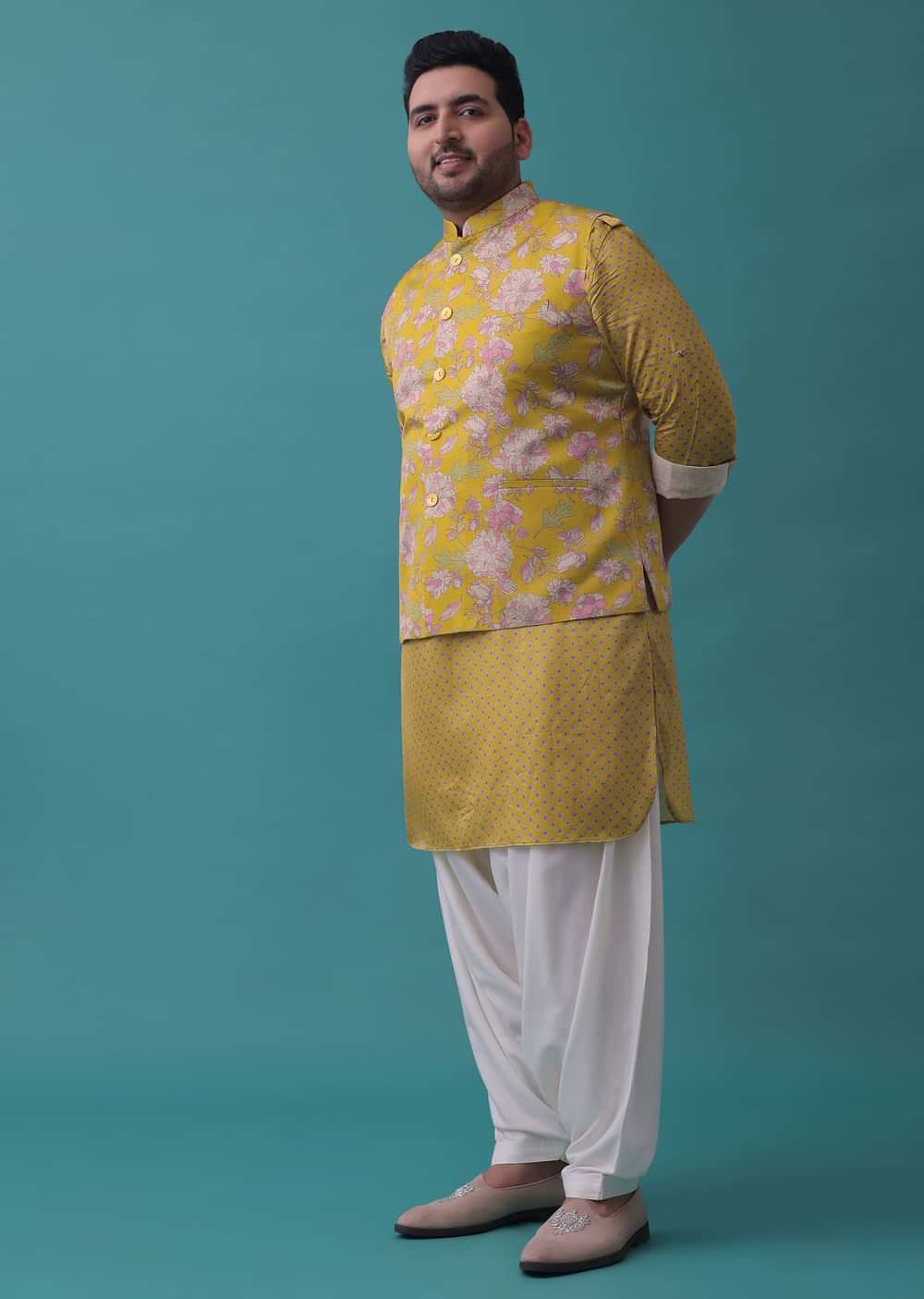 Chrome Yellow Jacket Kurta Set In Linen With Floral Pattern