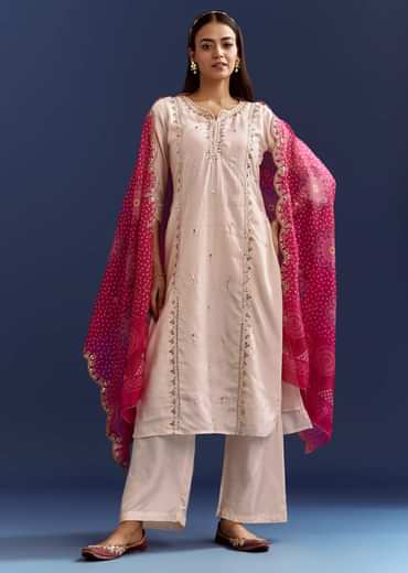 Cream Dola Silk Kurta With Gotta Work And Bandhani Pink Dupatta