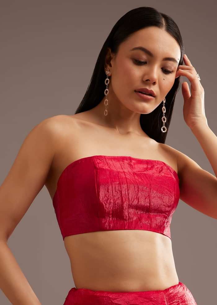 Red Crushed Tissue Silk Saree With Cutdana Scallop Border