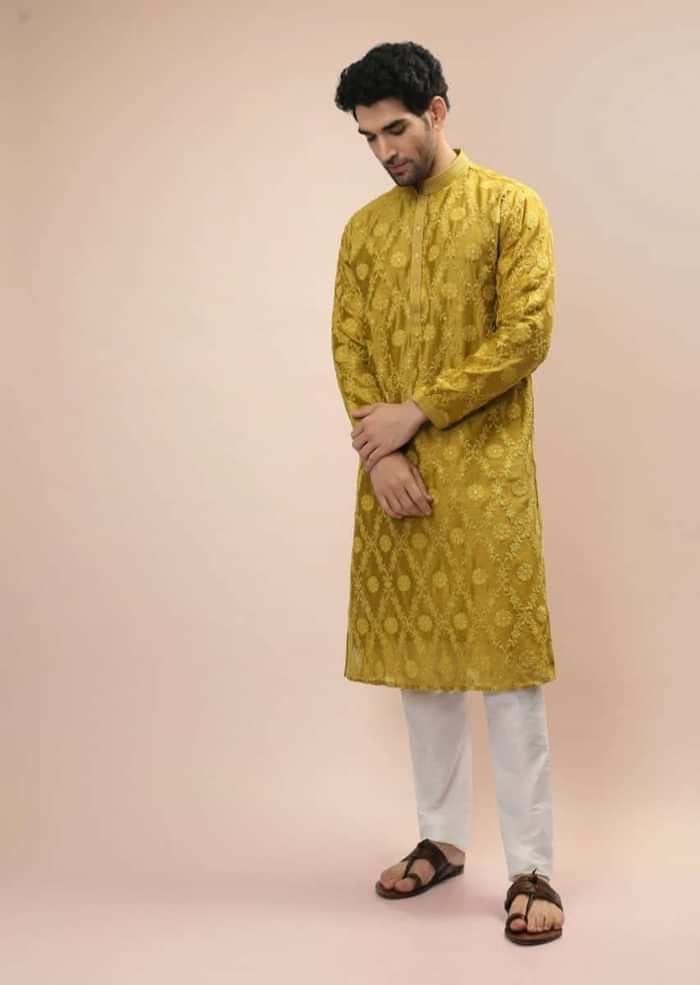 Dark Mustard Kurta Set In Silk With Lucknowi Thread Embroidered Floral Jaal