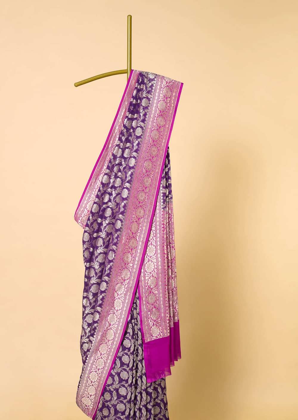 Elegant Banarasi Saree With Floral Zari Jaal Work All Over