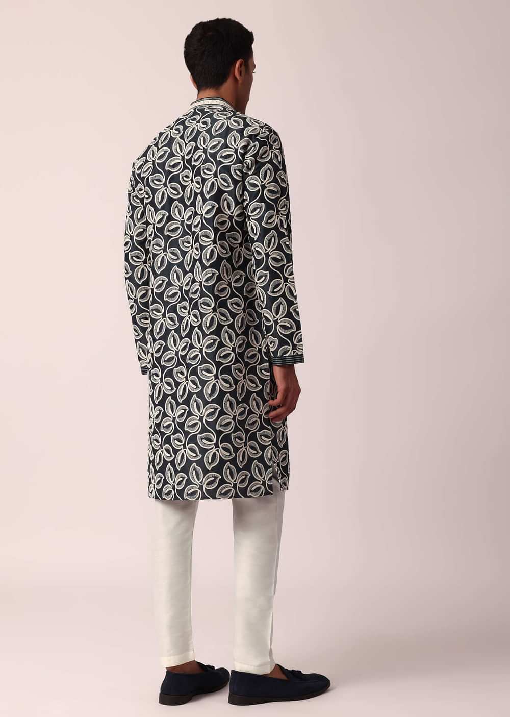 Elegant Blue Silk Kurta Set With Exquisite Thread Work