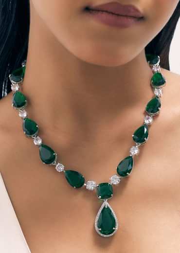 Emerald Diamond Necklace With Earrings
