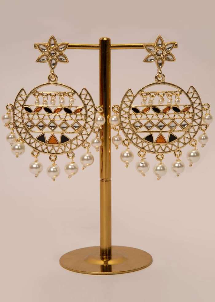 Filigree earrings with moti drop