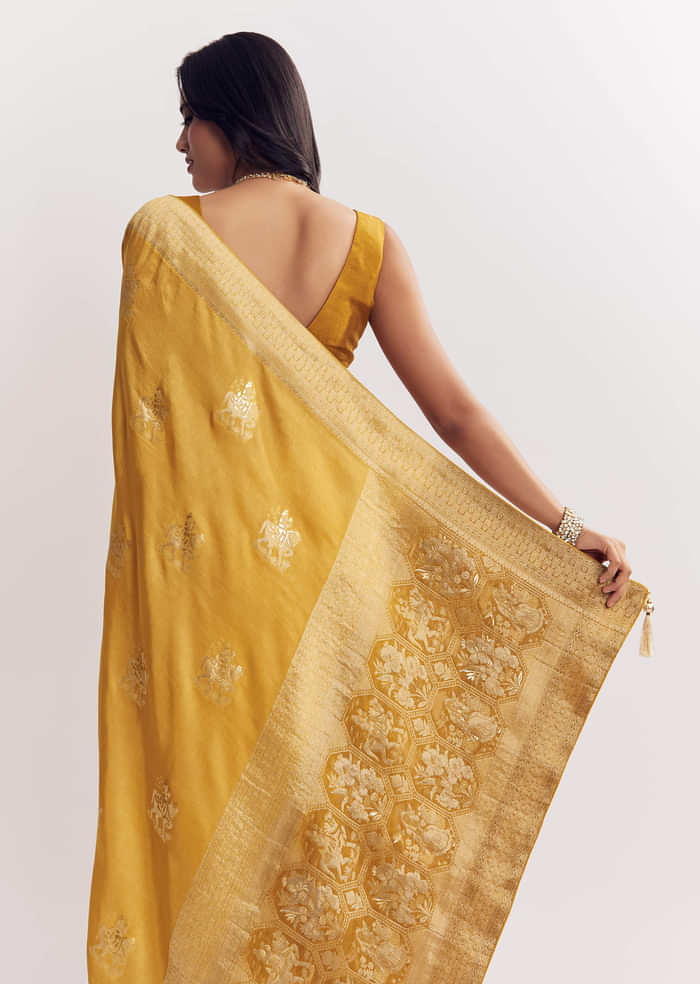 Georgette Saree With All Over Butti Woven Design