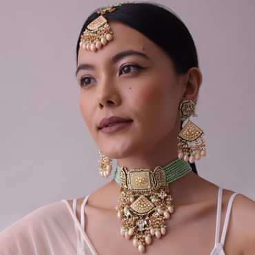 Gold-Finish Bridal Kundan Chokar Necklace Set With Beads And Multicolor Meenakari In Mix Metal