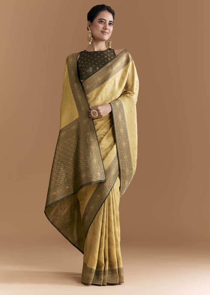 Gold Jacquard Silk Woven Saree With Floral And Jaal Motifs