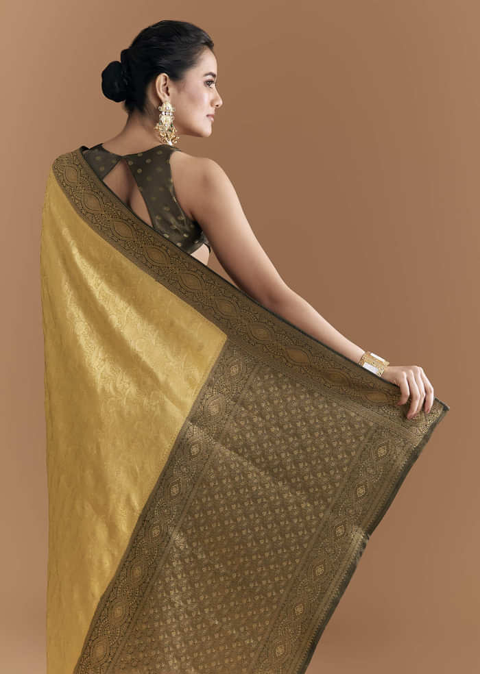 Gold Jacquard Silk Woven Saree With Floral And Jaal Motifs