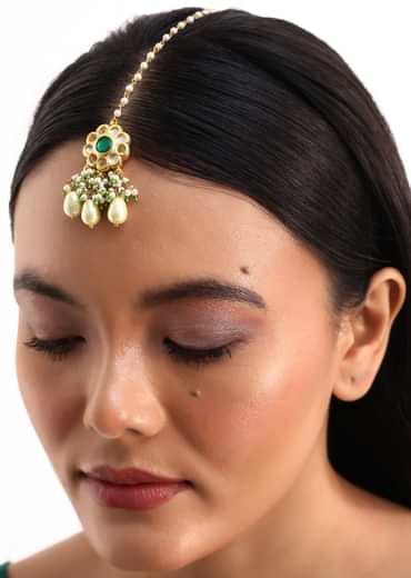 Green And Gold Kundan Short Necklace Set With Earrings