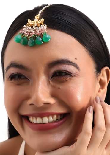 Gold And Green Kundan Mang Tikka In Mix Metal