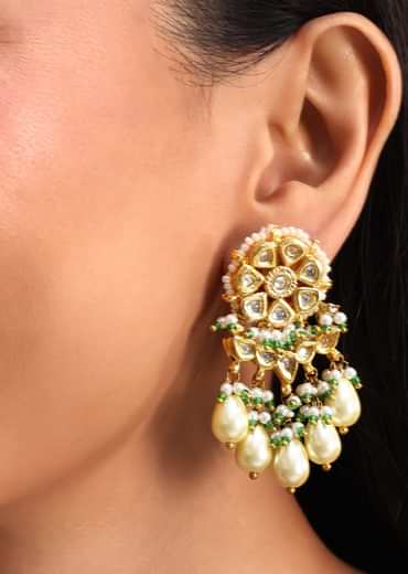 Gold And Green Short Kundan Necklace Set In Mix Metal