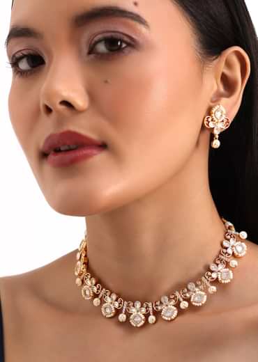 Gold And White Kundan Short Necklace Set