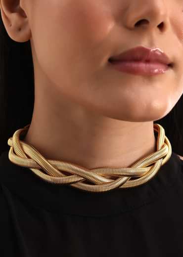 Gold Chunky Short Necklace In Mix Metal