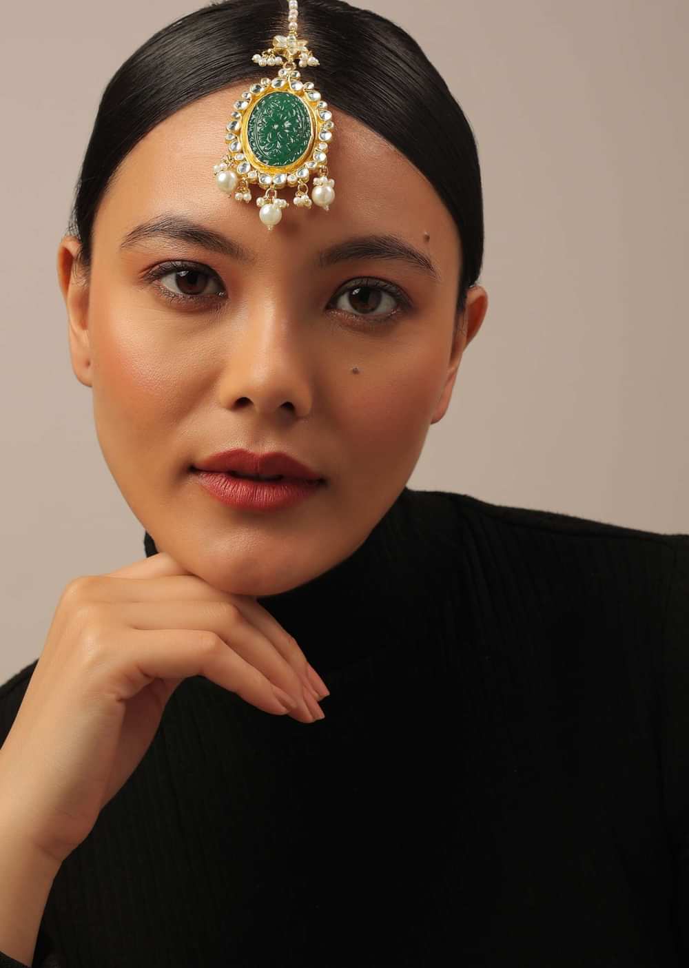 Gold Finish Carved Emerald Green Kundan Polki Bridal Choker Set