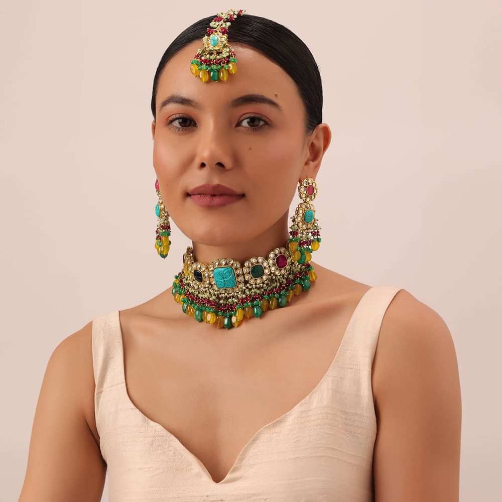Gold Finish Floral Kundan Choker Set With Carved Stones And Beads