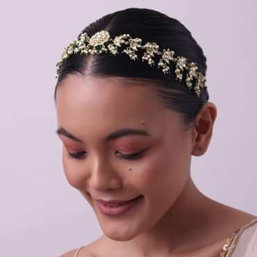 Gold Finish Green Kundan Mathapatti In Mix Metal